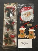 Vintage Christmas Ornament Lot; Santa & More