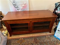 WOOD TV / ENTERTAINMENT STAND (WITH 2 GLASS