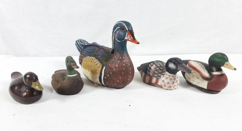 Collection of variously sized mallard figures