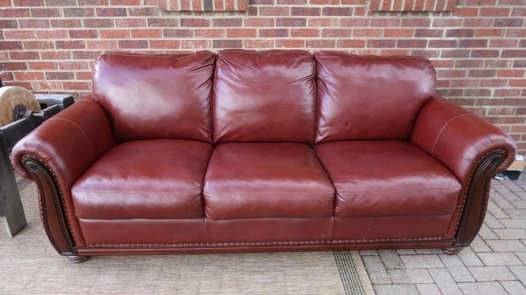 Leather Couch w/Hobnail Accent 88x41x36 (some cat