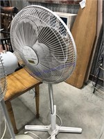 Holmes stand fan, 15" blade