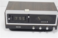 Zenith Flip Clock Radio Model F472W3