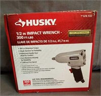Husky 1/2" Impact Wrench - 300ft-Lbs