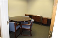 Office setup incl round table with four chairs cre