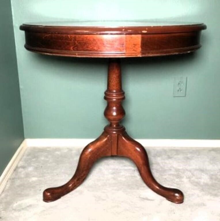 Lacquered Round Side Table on Pedestal
