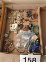 Jade-like jewelry - vintage jewelry - bracelets -