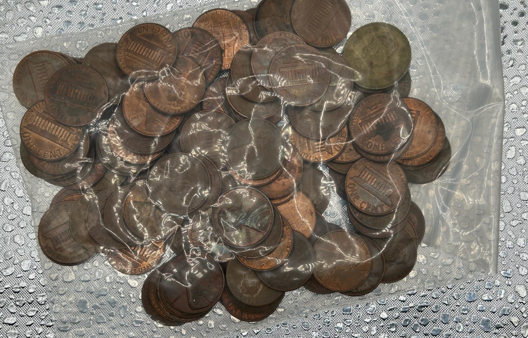 Vintage canadians/us pennies