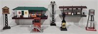Assorted Vintage Lionel Train Platforms & Towers