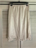 VINTAGE DIXIE BELLE HALF SLIP LACE TRIM LARGE