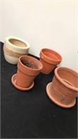4 clay planter pots
