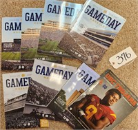 2016 Notre Dame Football Programs, Paper