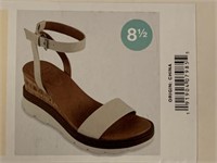 WOMENS SANDALS SIZE 8.5 (OPEN BOX, NEW)