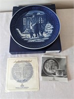 1994 Royal Copenhagen Plate - Christmas Shopping