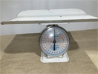 Vintage baby weighing scale