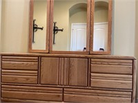 Beautiful Solid Wood Dresser W/mirror