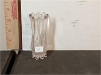 4" clear swung glass vase