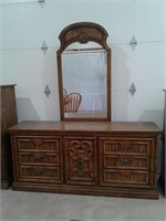 Dresser w/ Mirror