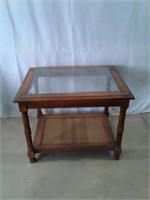 End Table (27 x 21 x 21)
