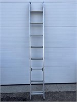 Aluminum extension ladder