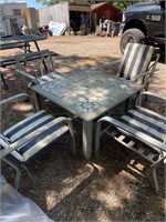 Outdoor Patio Table and 4 Chairs