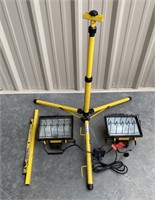 Dual Head Halogen Work Light w/Adjustable Stand