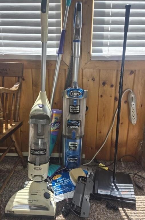 (4 PCS) FLOOR SWEEPERS, VACUUMS, & MOPS.