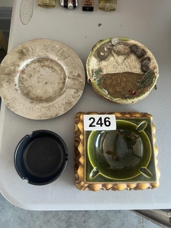 4 Vintage Ashtrays U234