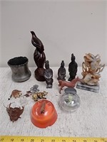 Group of assorted decoration pieces