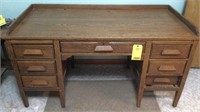 Oak Seven Drawer Desk w/Pull Outs