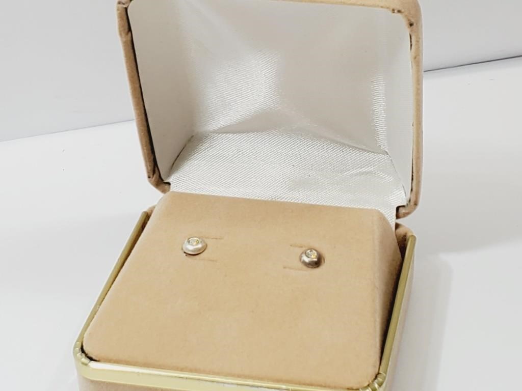 Sterling Silver Pierced Earrings in Display Box
