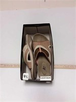 9.5 tan Sandal