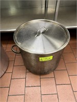LARGE SAUCE POT WITH LID
