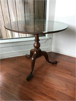 Wood, three leg table w/2 glass top covers