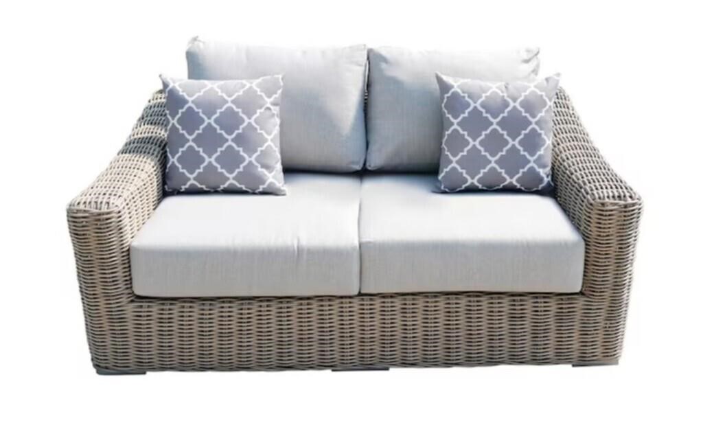 Sommer Loveseat with Cushions new complete *