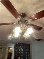Harbor Breeze Ceiling Fan with light- working