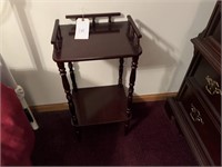 SMALL TABLE NIGHT STAND