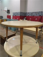 4' round classroom table