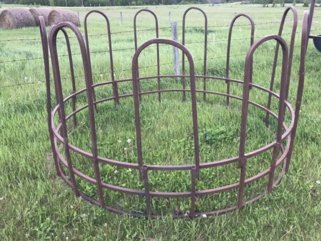 Tombstone Single Bale Feeder