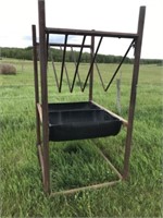 Self Standing Hay Manger