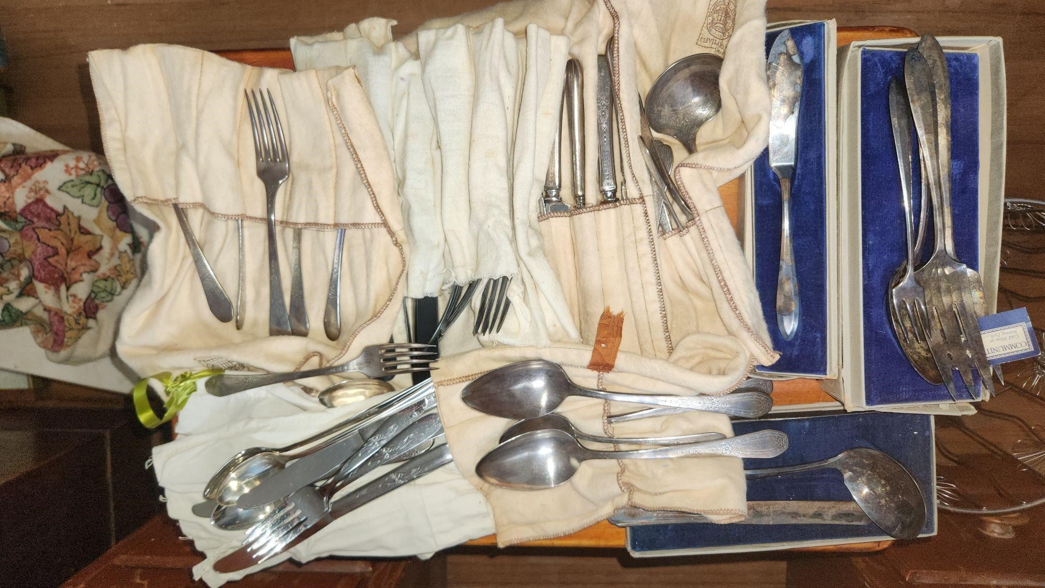 Collectible silverware set