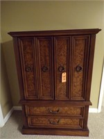 ARMOIRE/CHEST
