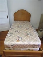 Antique twin size bed