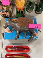 VTG SMOKING DONKEY CIGARETTE DISPENSER