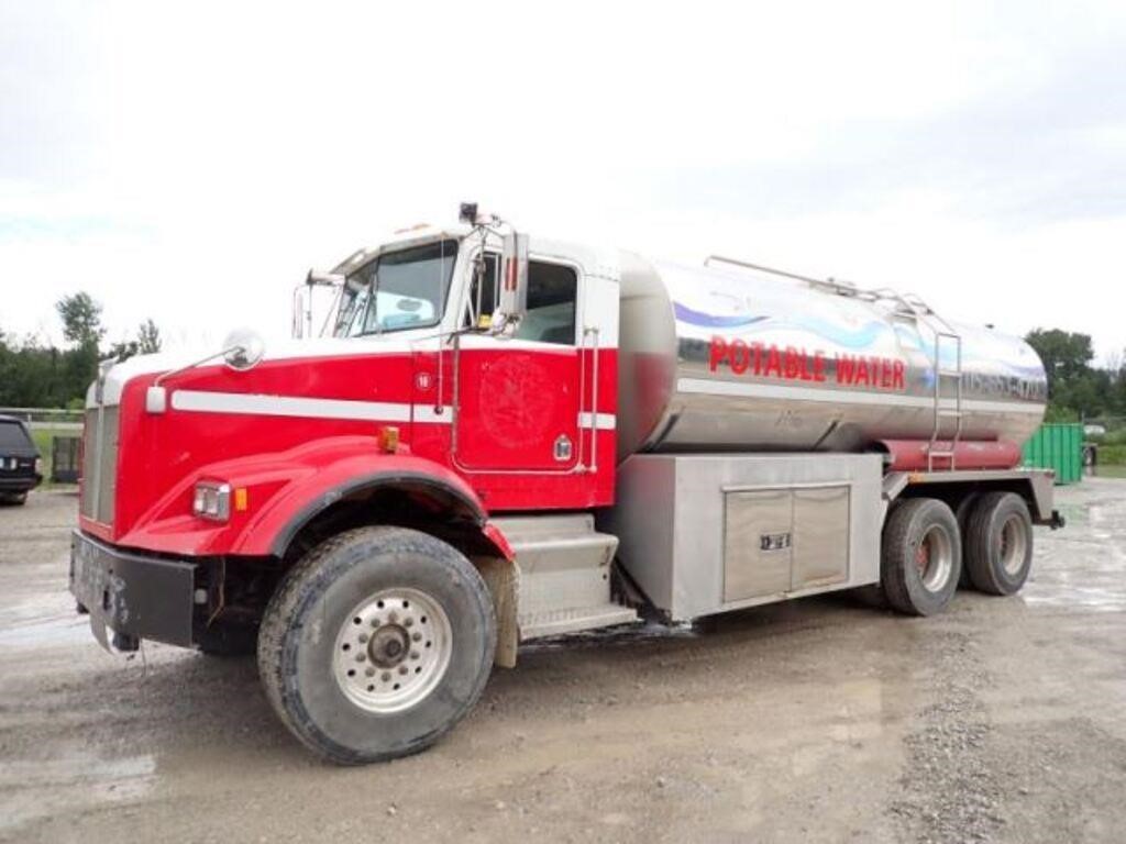 1990 Kenworth T450 T/A Water Truck 1NKBLE0X4LJ9239