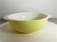 Pyrex Light Yellow Mixing Bowl