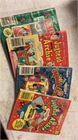 VINTAGE COLLECTION OF ARCHIE 7 JUGHEAD COMIC BOOKS