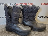 Snow Boots Size 9