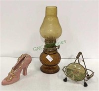 Tray lot includes a small oil lamp, a shoe