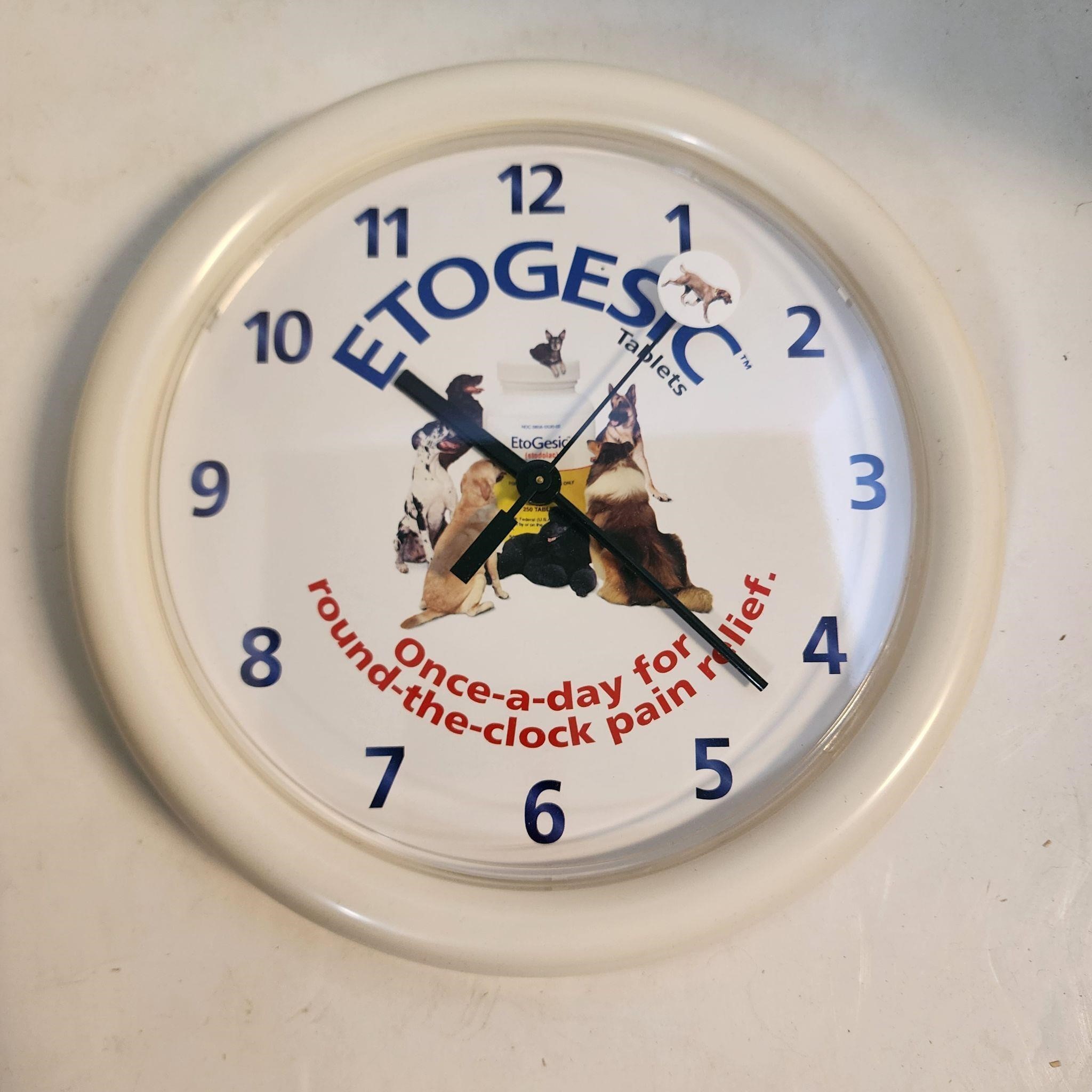 Etogesic Wall Clock