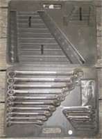 Craftsman wrench set. Sizes 5/16"-1 1/8" in case,